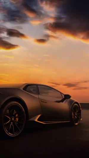 Lamborghini al atardecer