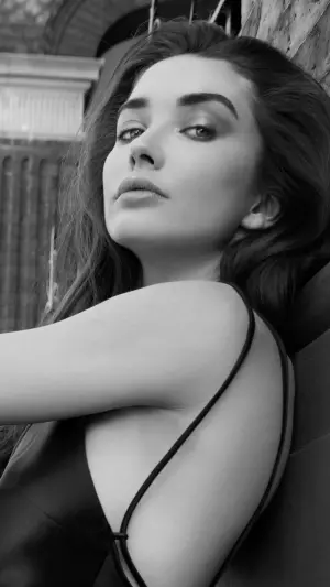 Amy jackson blanco y negro
