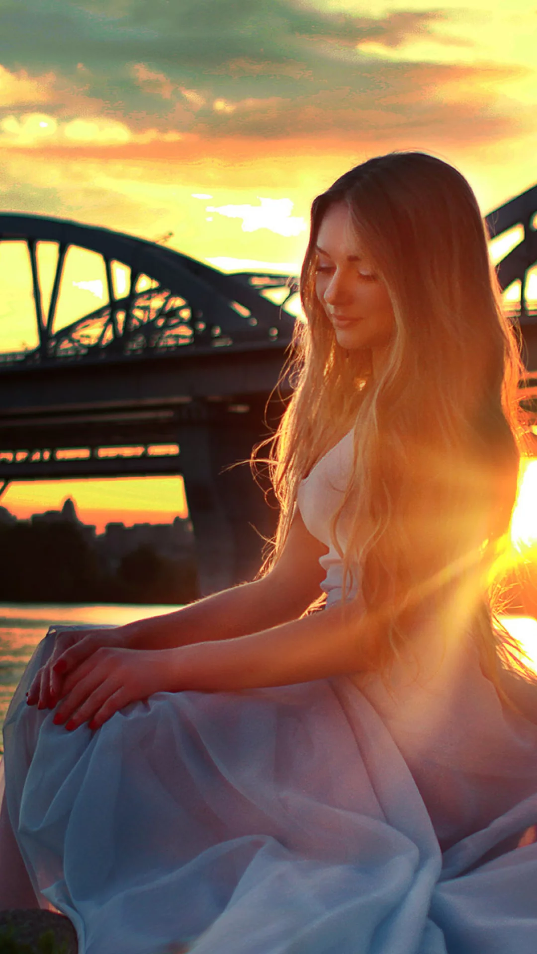 Mujer En El Atardecer