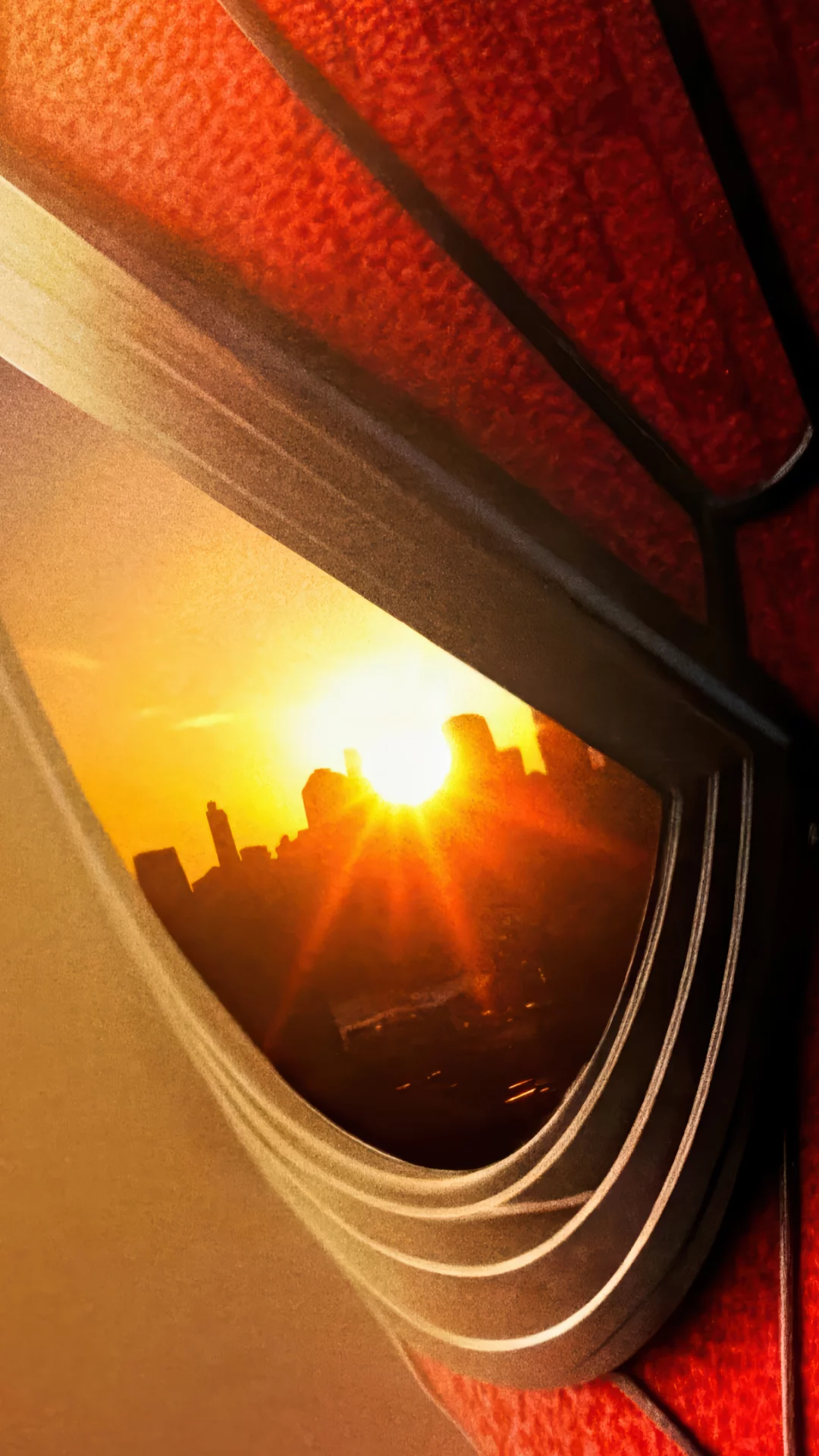 Spiderman reflejo de la ciudad